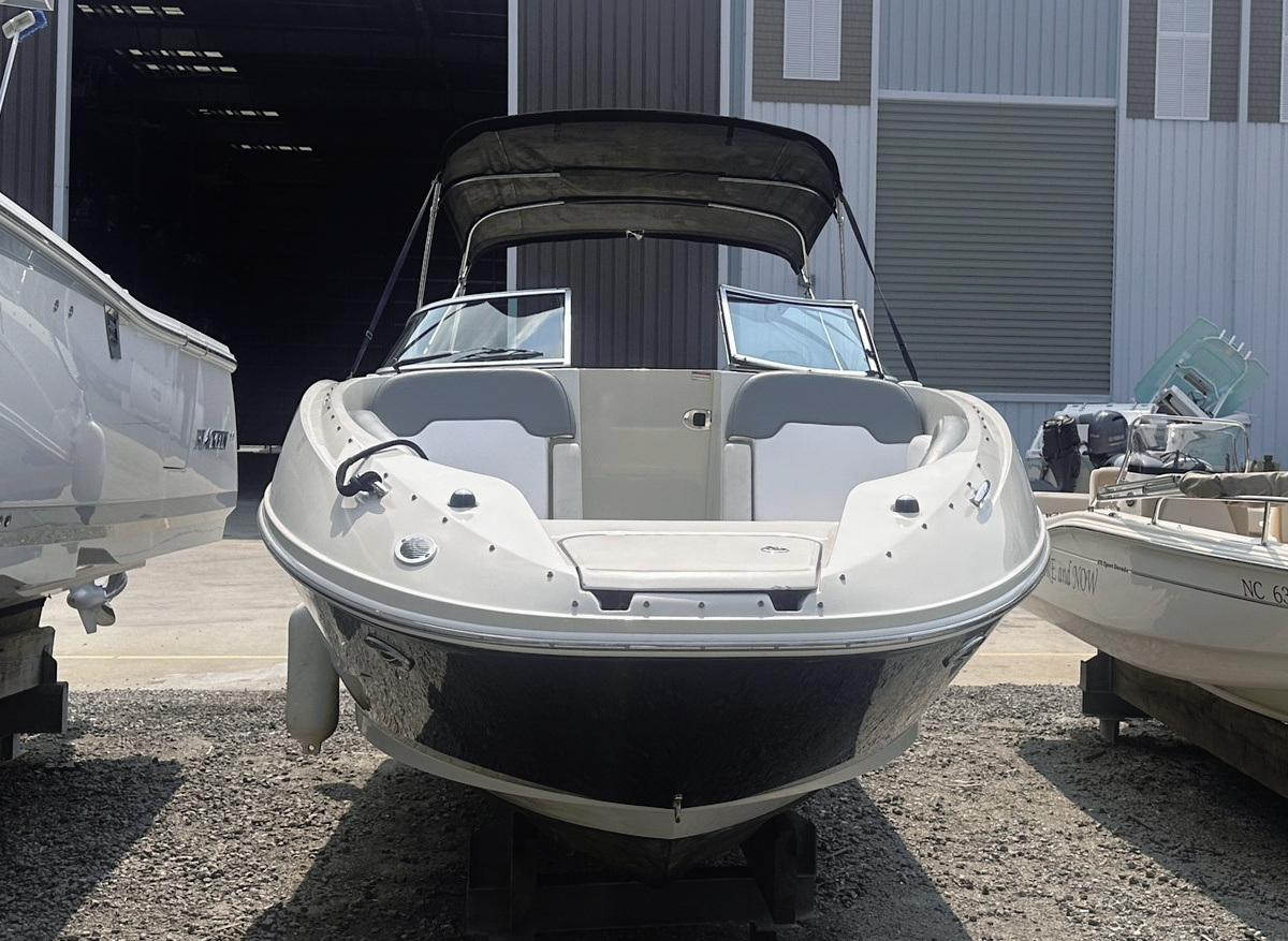 1002 Sea Ray 260.JPG