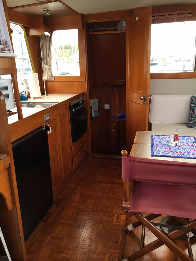Saloon-galley-7CDEF.JPG