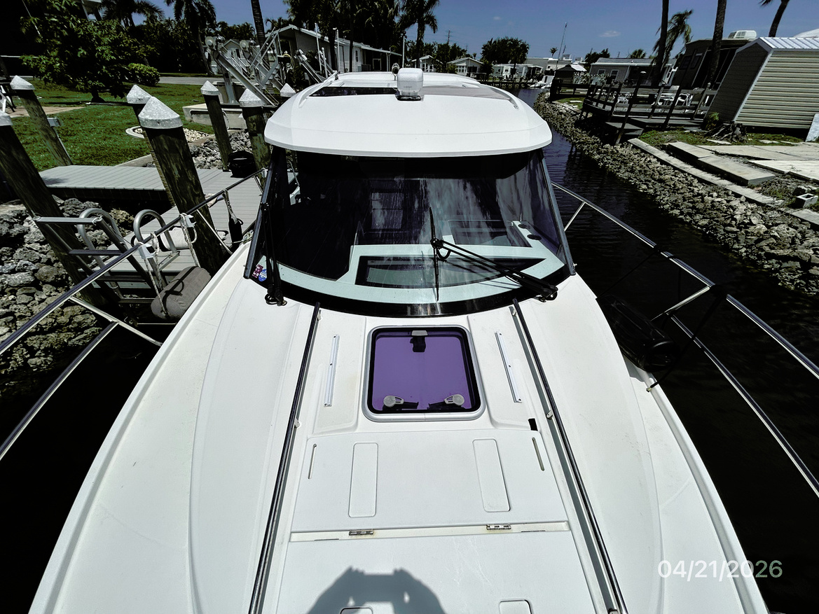 JennaDi-foredeck-aft-hr1-4-21-26-EC8D6.jpg