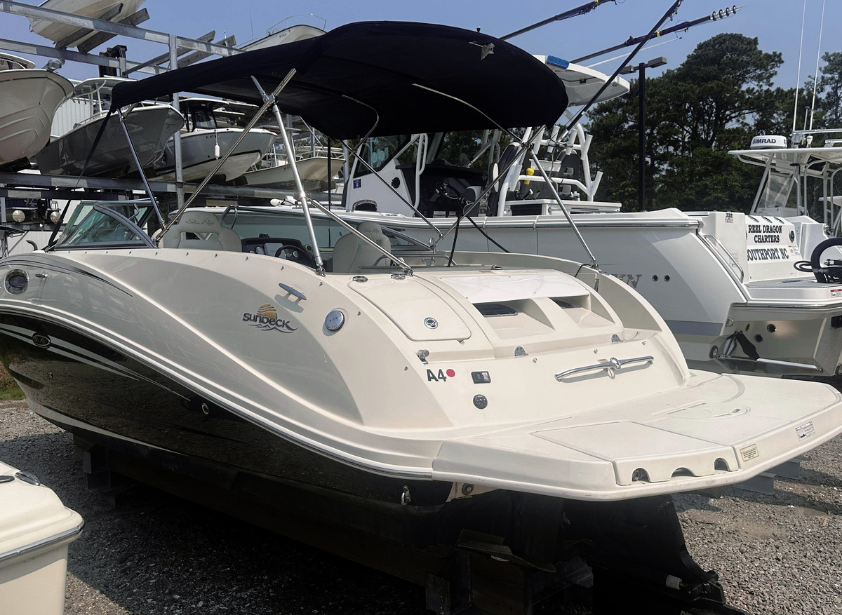 1004 Sea Ray 260.JPG