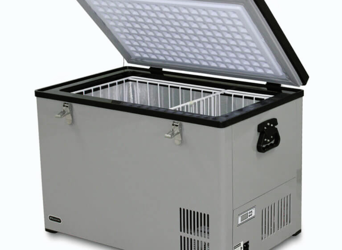 Image of Whynter 85 qt  chest fridge/freezer 