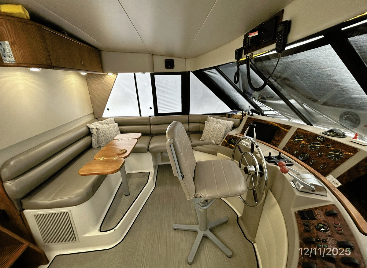 Camelot-pilothouse-port-hr1-12-11-25-B6C8F.jpg
