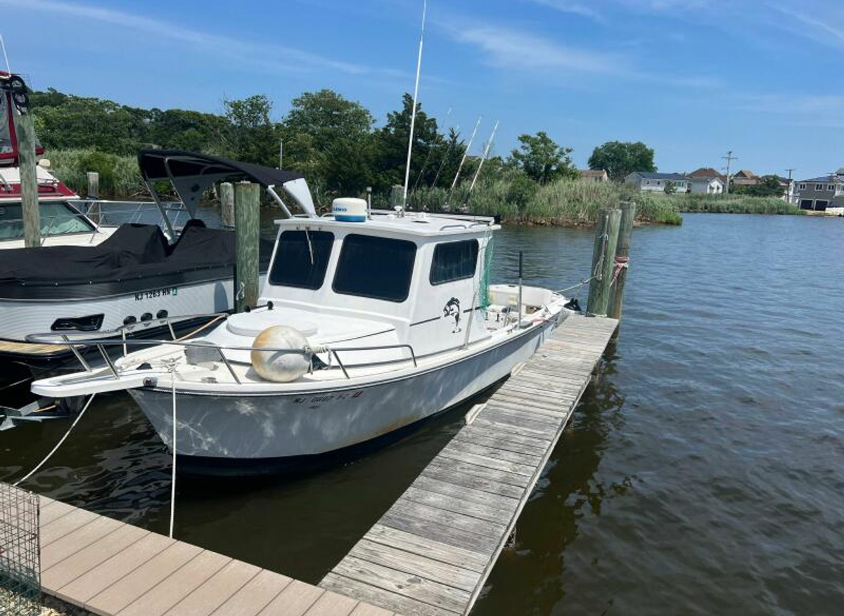 Image of 25' Shamrock Pilothouse 1990