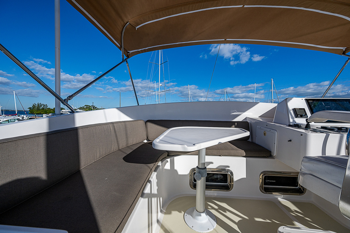 48-58_kadey_krogen_gandolf_flybridge_3-427FC.jpg