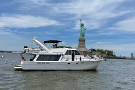 Image of 1990 BayLiner 4588 for sale