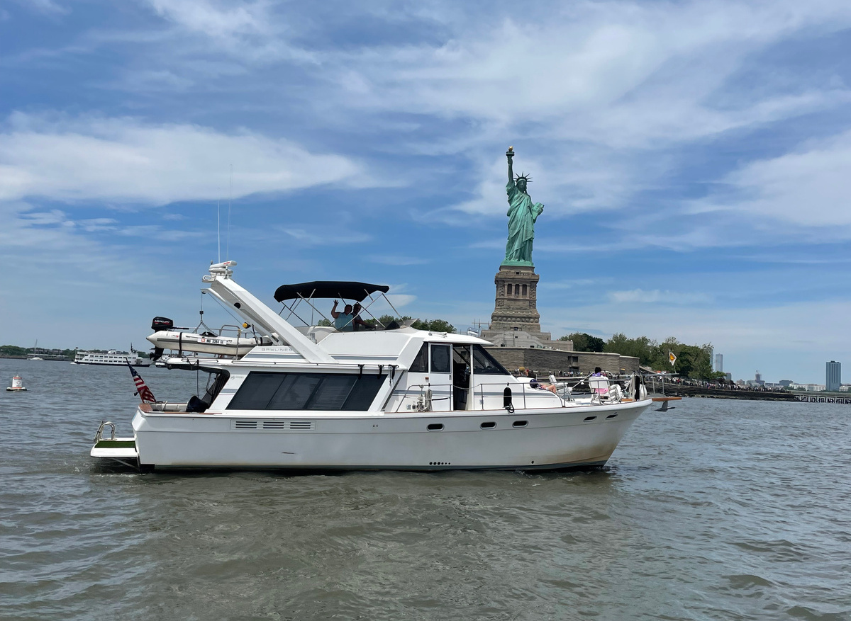 Image of 1990 BayLiner 4588 for sale
