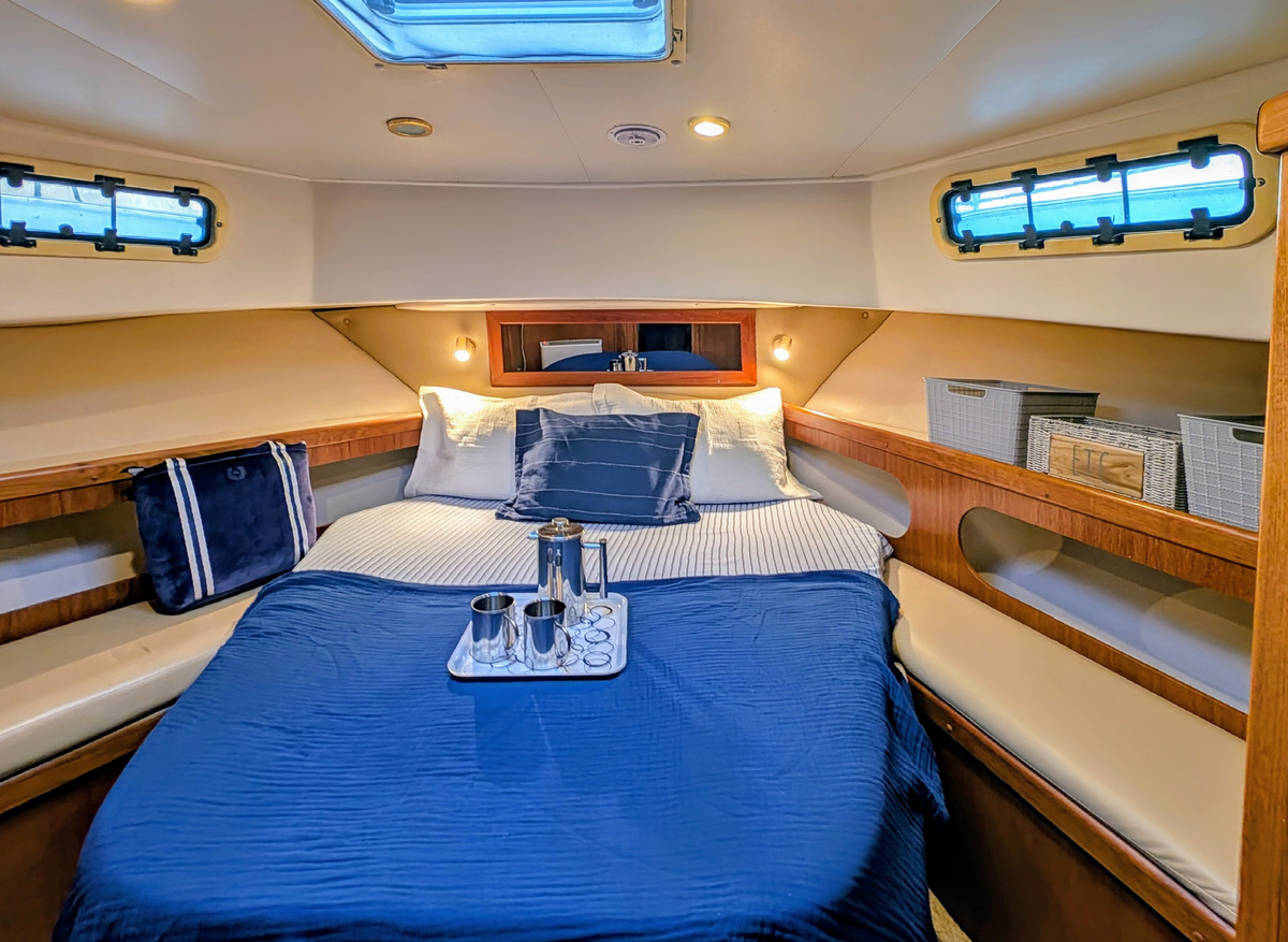20-VIP-Cabin-F4D62.jpg