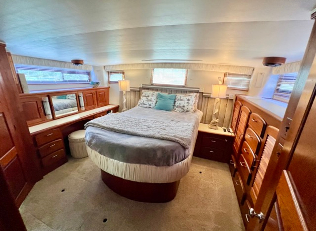 35 1988 Californian 45 aft master stateroom 1 Medium.jpeg