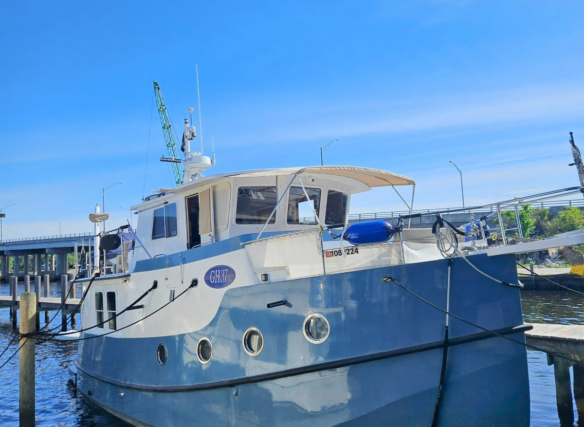 Image of 2000 Great Harbour 37 for sale 