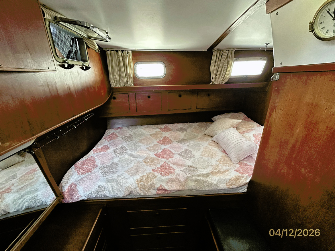 Firelight-master-stateroom-port-hr1-4-12-26-8A61E.jpg