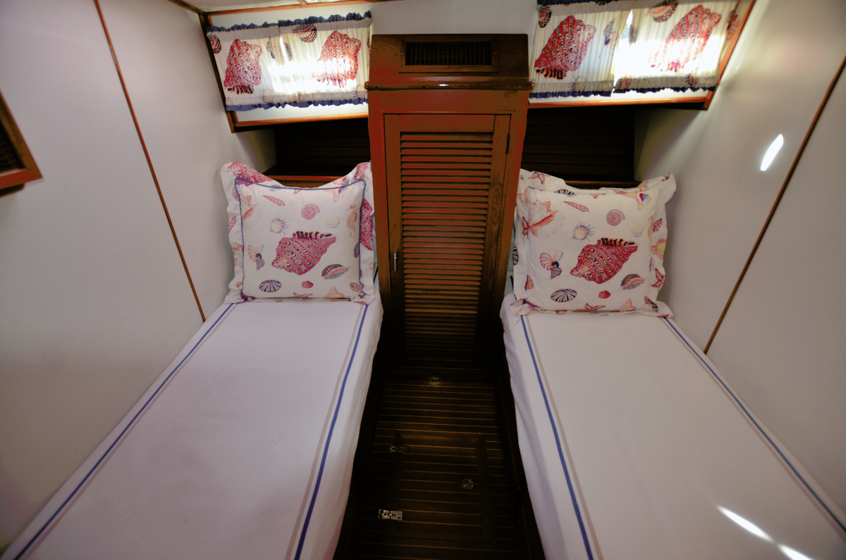 38GuestStateroom-E4DDC.JPG
