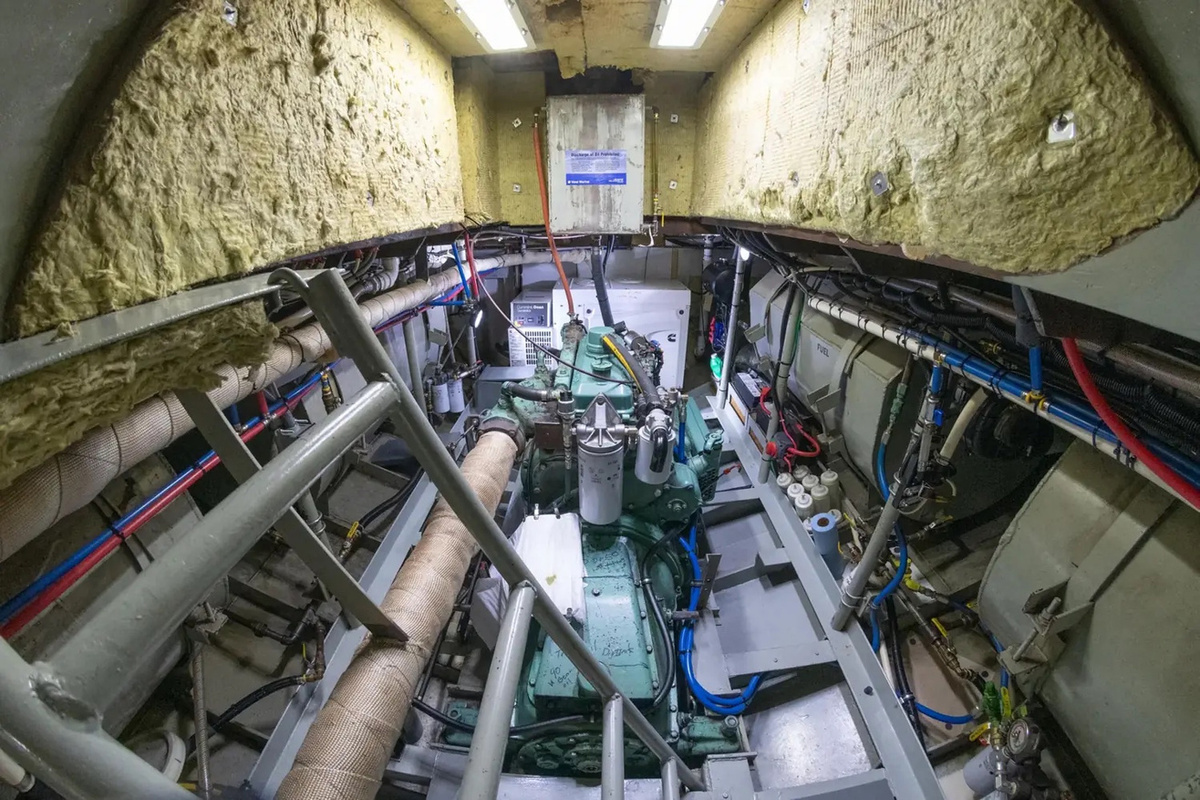08-engine-room-40FF6.jpg