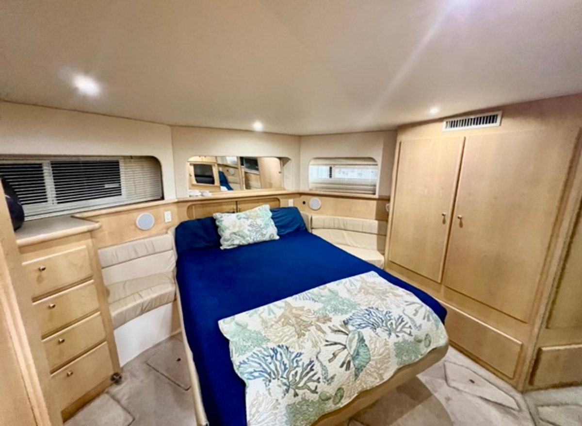 25 San Souci 1998 Carver 405 aft cabin 1 Medium.jpeg