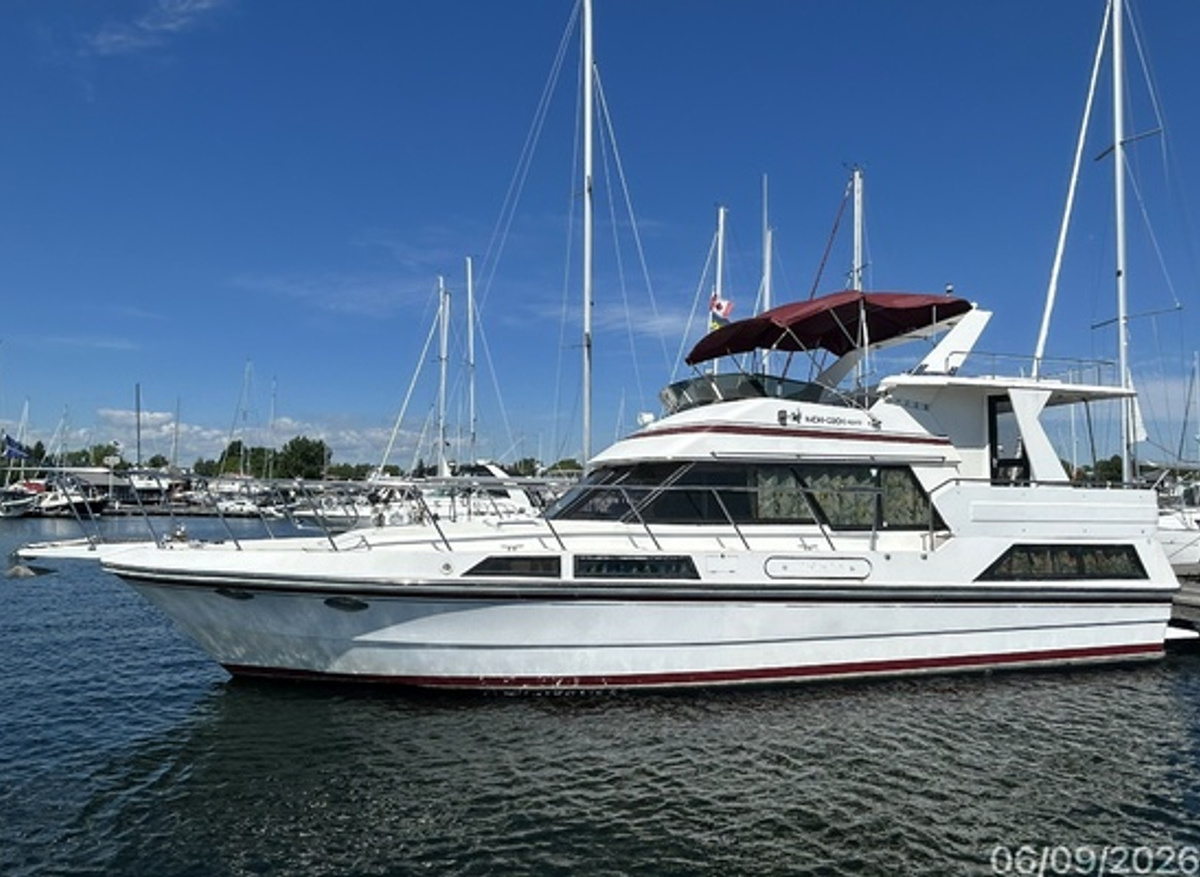 Image of 1988 44' High Tech Sundeck Motoryacht - Live 4 2 Day