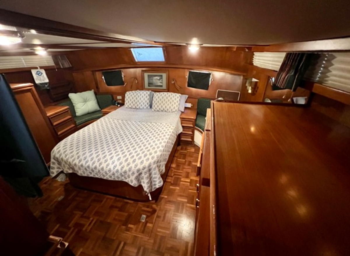 30 Nirvana 1987 Jefferson 42 Aft Cabin 1 Medium.jpeg