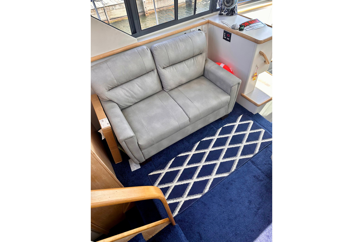 1995-carver-325-aft-cabin-motor-yacht-power-10079930-20260816074849243-2-DB471.jpg