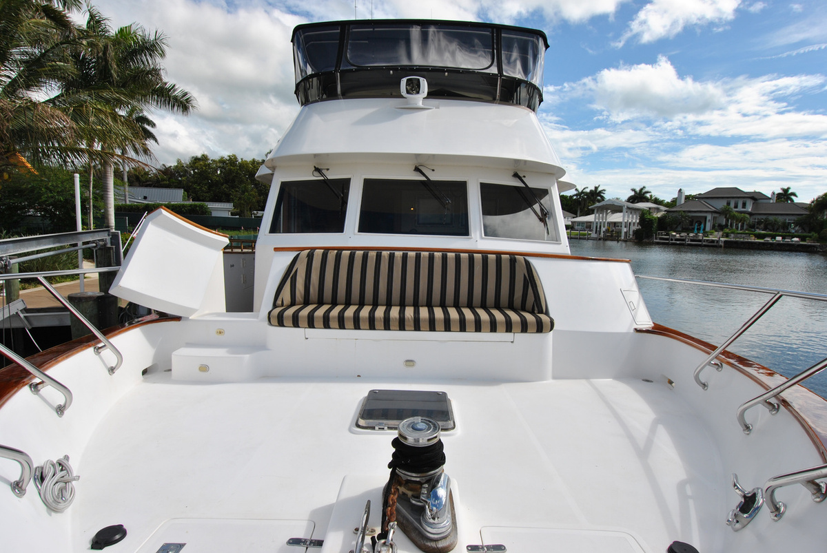 55-Foredeck-Seating-Area-9FD5B.JPG