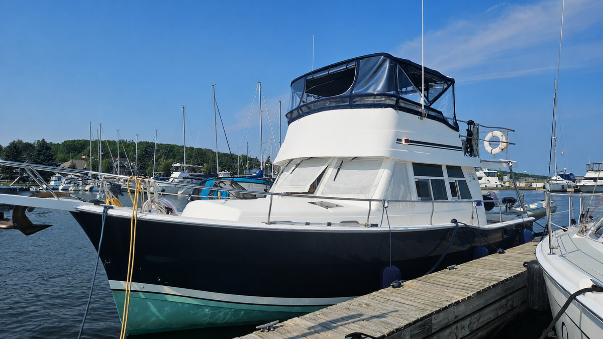 1-at-dock-9F109.png
