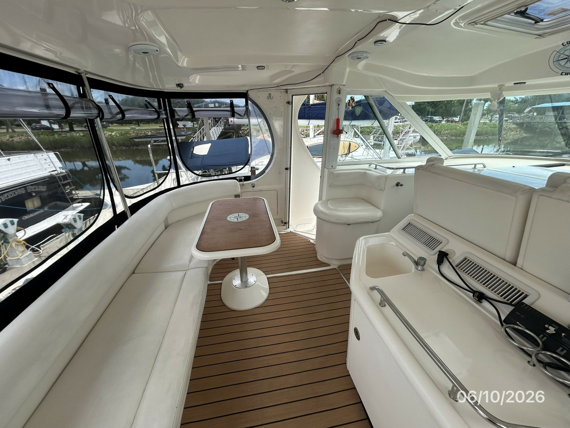 39_-Sea-Ray-Sundeck-Port-FF9F1.jpg