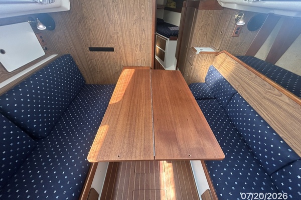 35_-Pearson-salon-table-6F7B6.jpg