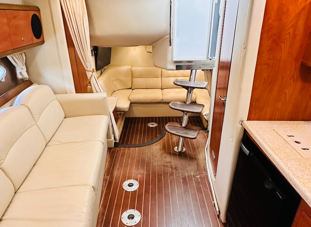 16-13-Interior-Looking-Aft-03-C14BB.jpg