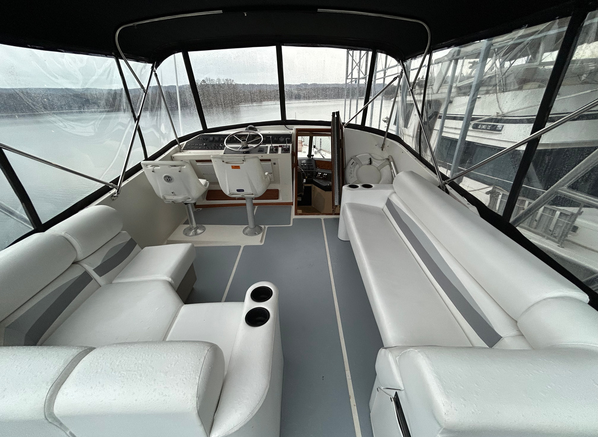 Plenty flybridge fwd hr1 12-18-24.jpg