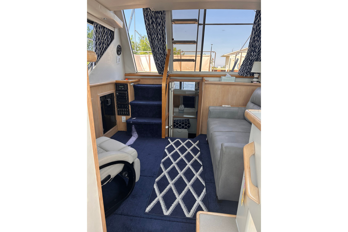 1995-carver-325-aft-cabin-motor-yacht-power-10079930-20260816074847881-1-79ED2.jpg