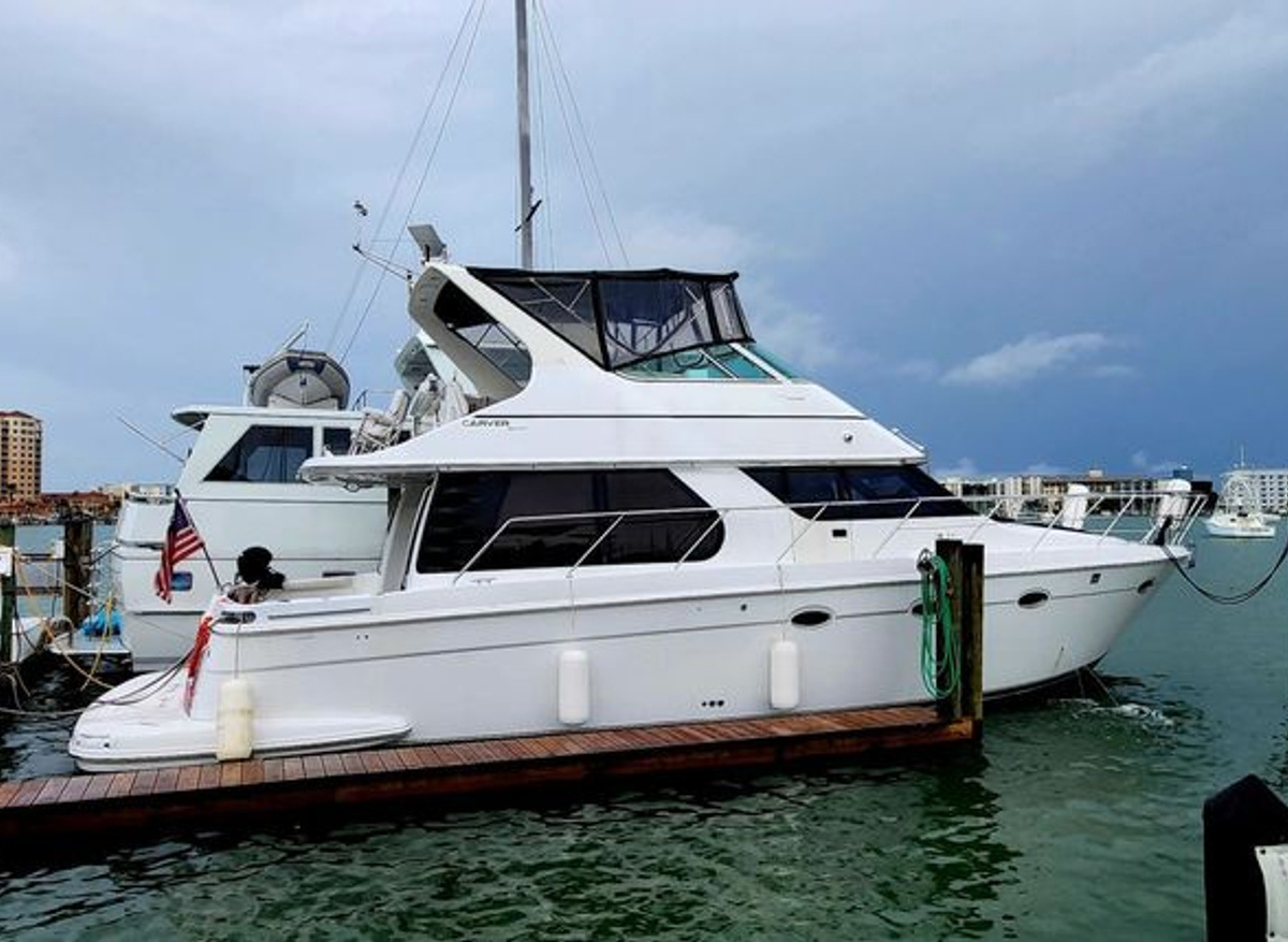 Image of 2000 Carver 450 Voyager Pilothouse