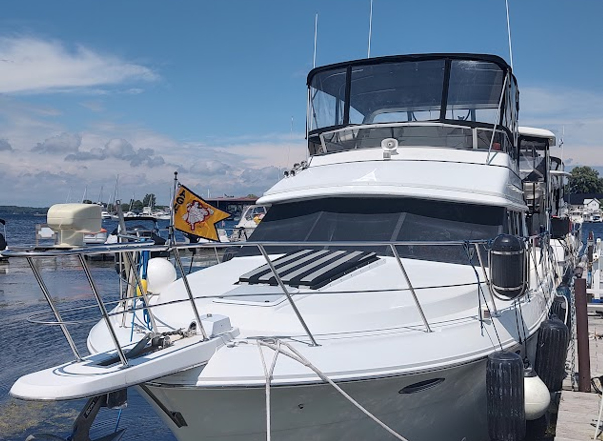 Image of 1996 Carver 430 CP 