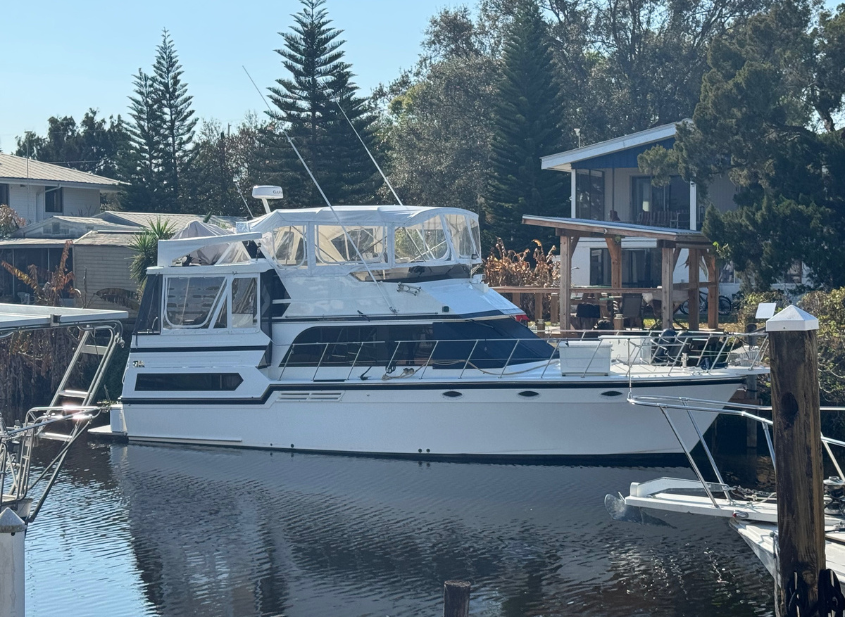 Image of Fresh Water 1994 Jefferson Viscount 42 Sun Deck