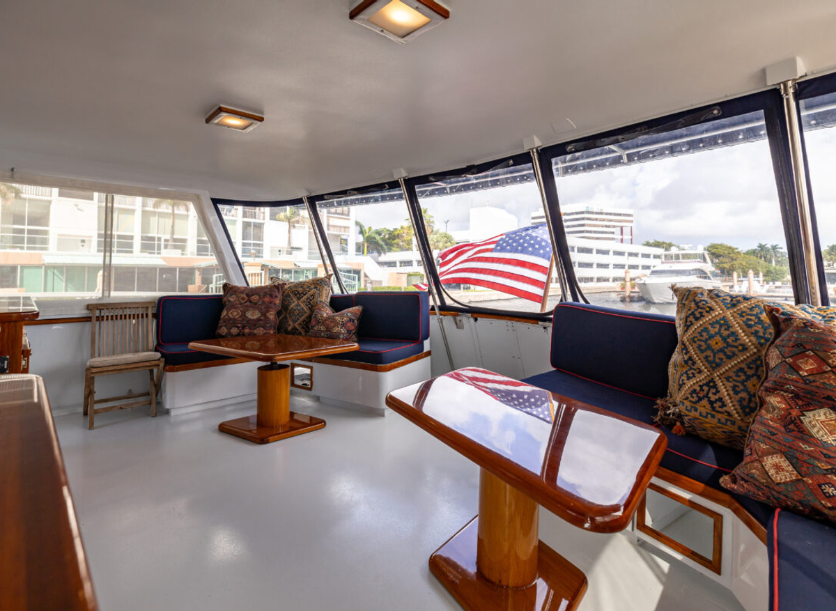 32-Aft-Deck-CFEC7.jpg
