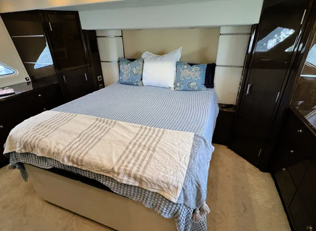 Salty Side Eye 9.png