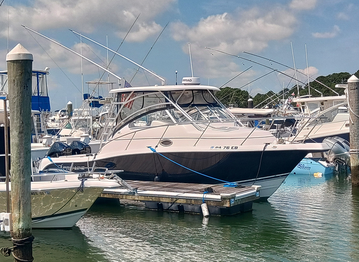 Image of 32' Pro-Line  2005 32 Express  