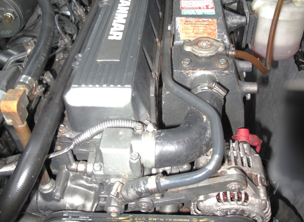 IS-Starboard-Engine-B25FD.jpg