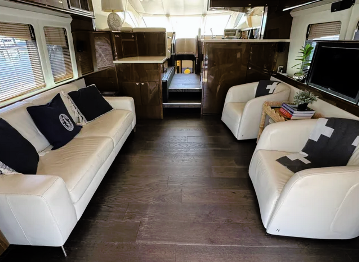 Salty Side Eye 4.png