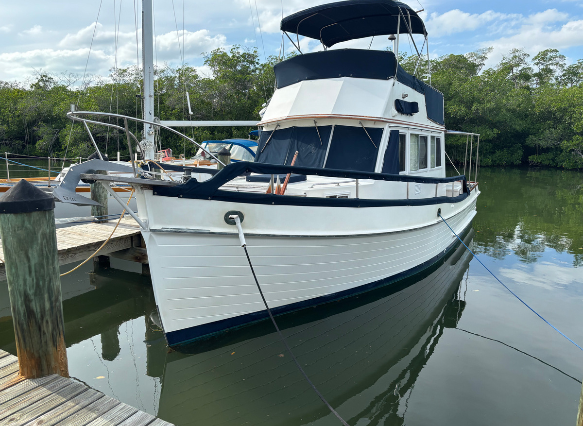 Image of 1983 Grand Banks 32 - loop ready