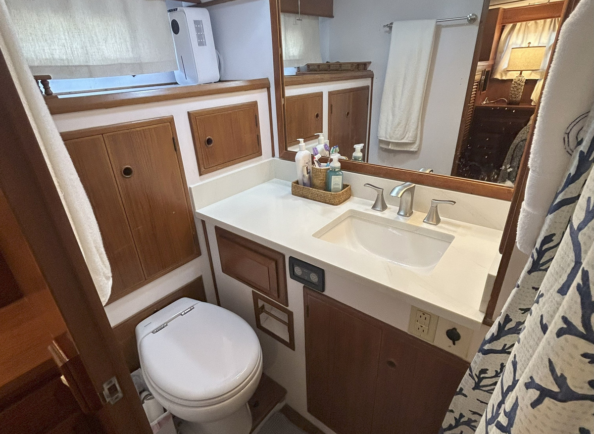 Extra Credit master stateroom head hr1 7-29-25.jpg