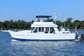 Image of 2001 Mainship 43 Trawler Aft Cabin