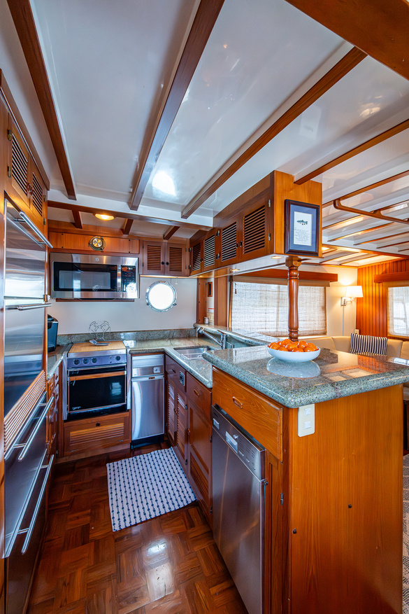09-Updated-Galley-77075.jpg