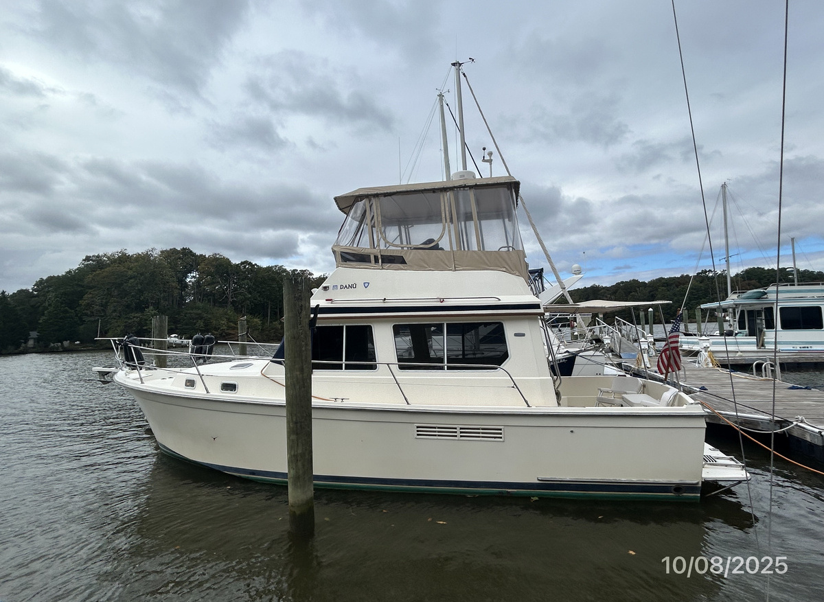 Image of 34' Sabreline  1994 Sedan Flybridge  