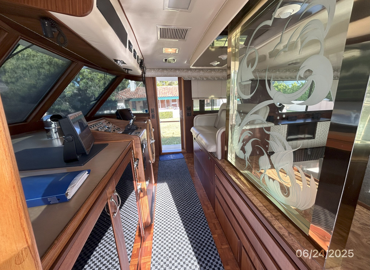 Great Escape pilothouse stbd hr1 6-24-25.jpg