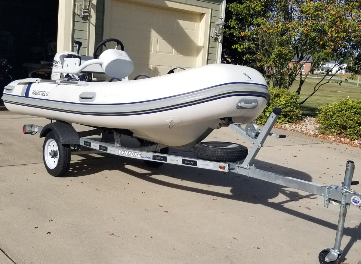 Dinghy-0557A.jpg