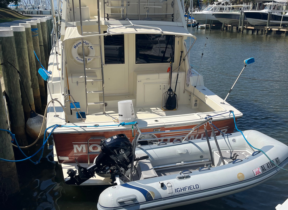 Image of Hatteras Convertible ready for Loop