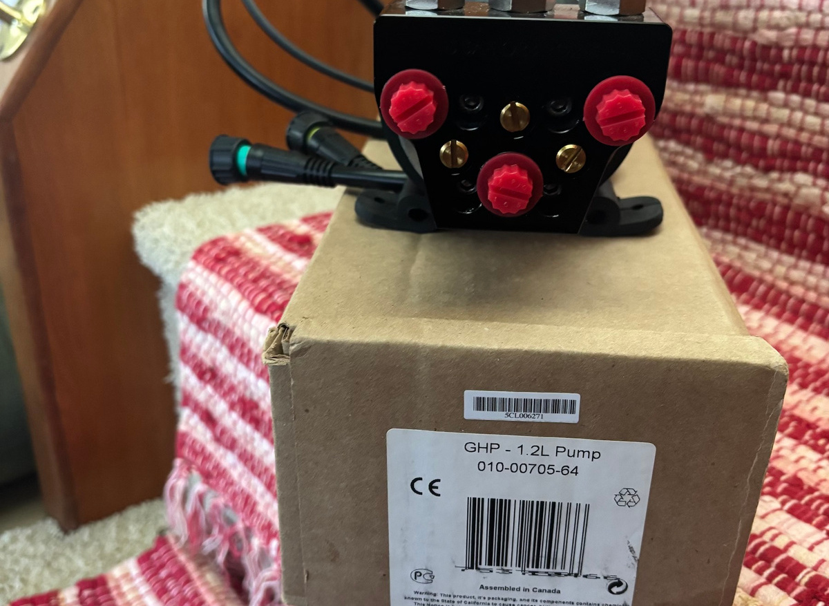Image of New in Box Garmin 1.2L AutoPilot Pump