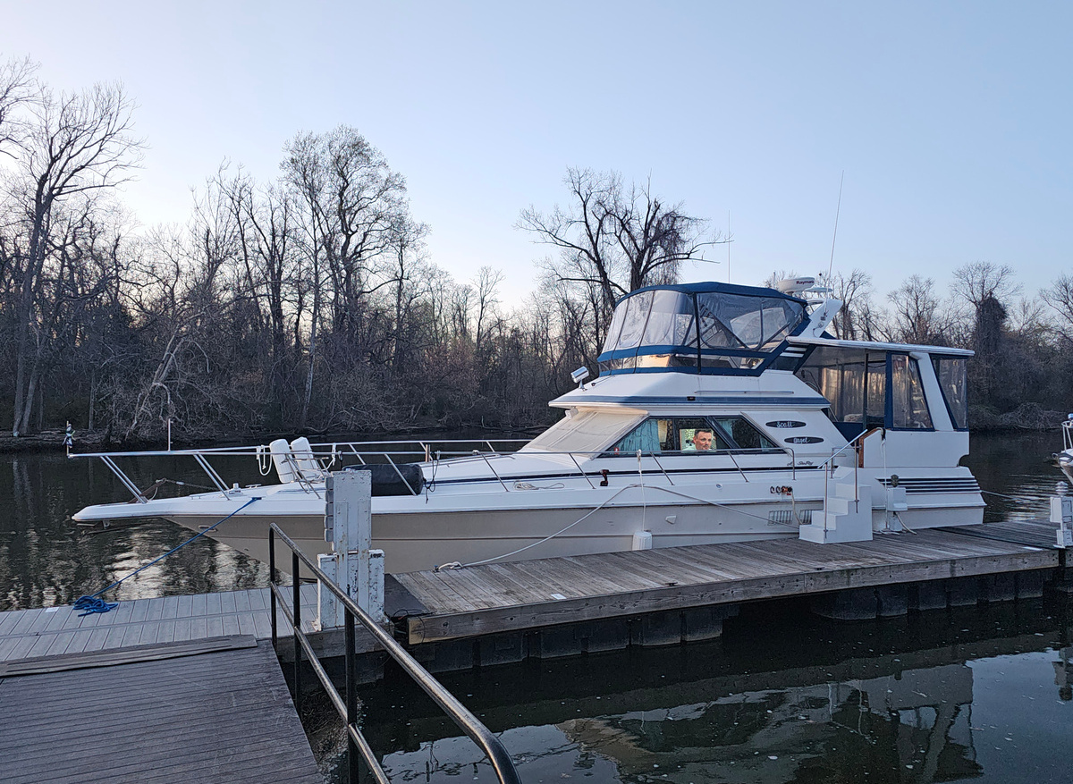 Image of 1990 Sea Ray 440 Aft Cabin 
