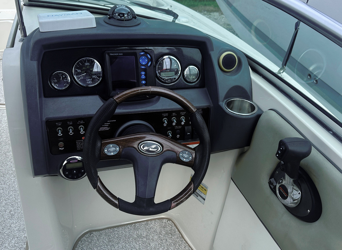 1010 Sea Ray 260.JPG
