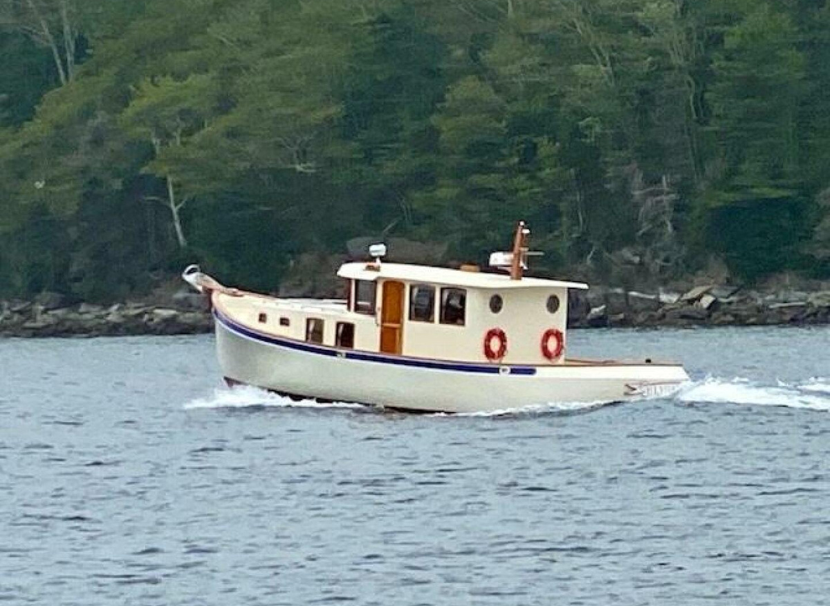Image of 43'  Elygance  Gamage  Spencer Lincoln Flowers Downeast Lobster Boat 2020