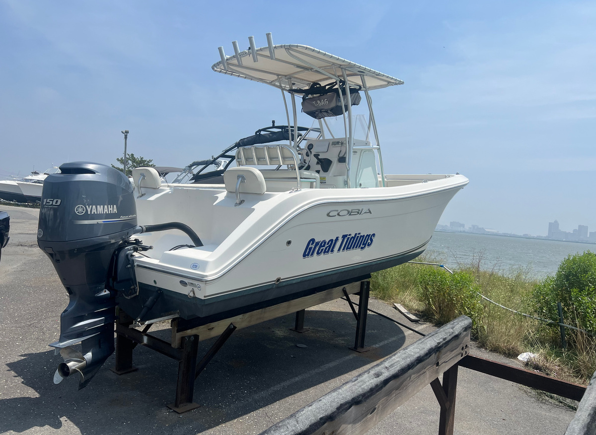 Image of 21' Cobia  2013 217  