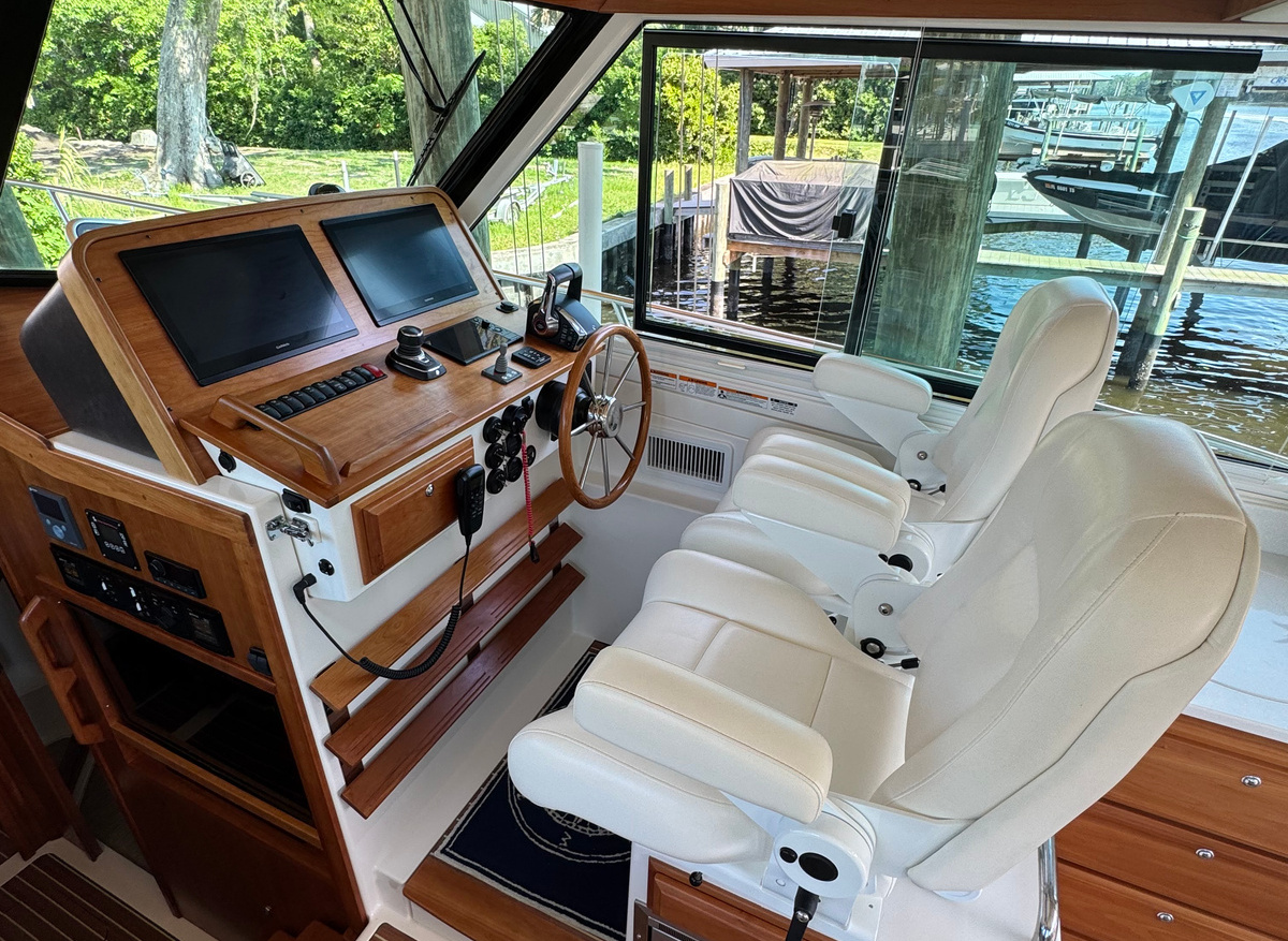 11-Helm-01-19BDB.jpg