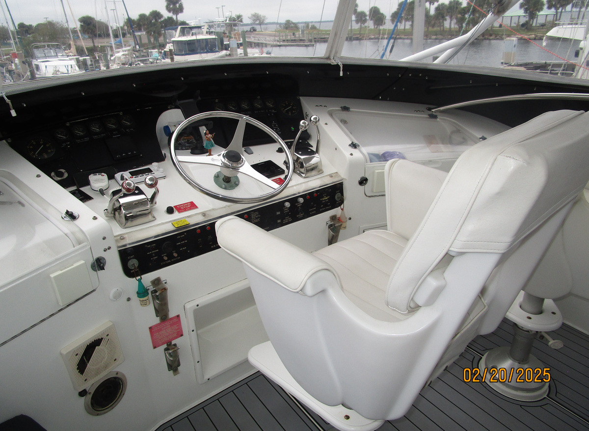 Gypsea flybridge helm1 2-20-25.JPG